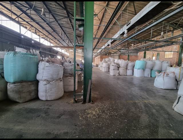 4,500M² WAREHOUSE FOR SALE IN NEW ERA